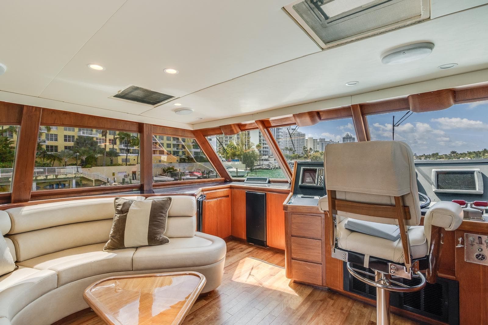 75’ Huckins (The Hamptons), photo 3