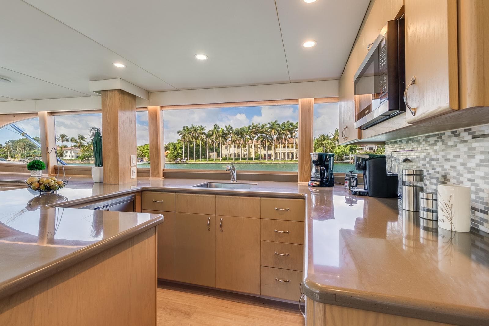 75’ Huckins (The Hamptons), photo 4