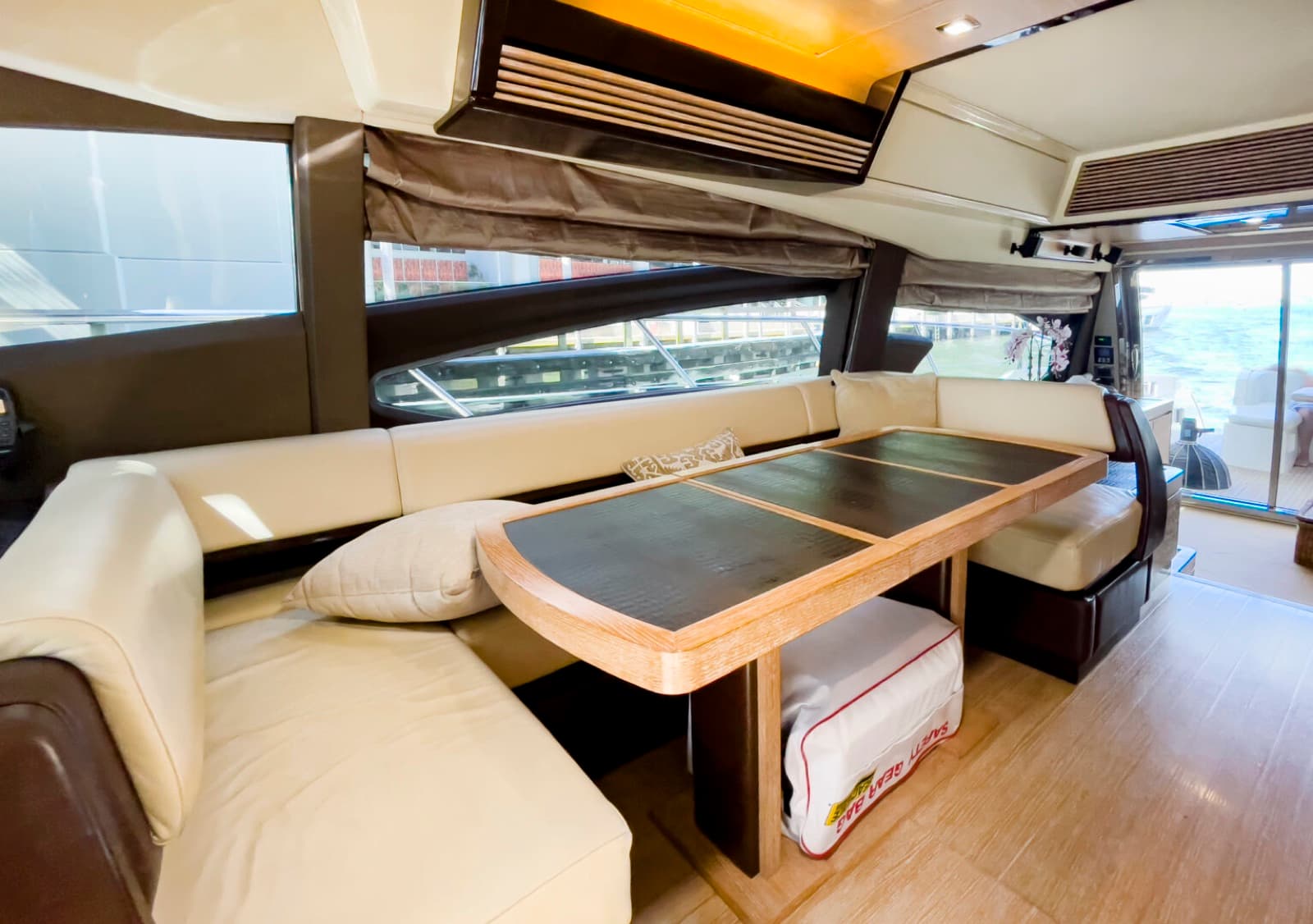 64' Azimut, photo 7