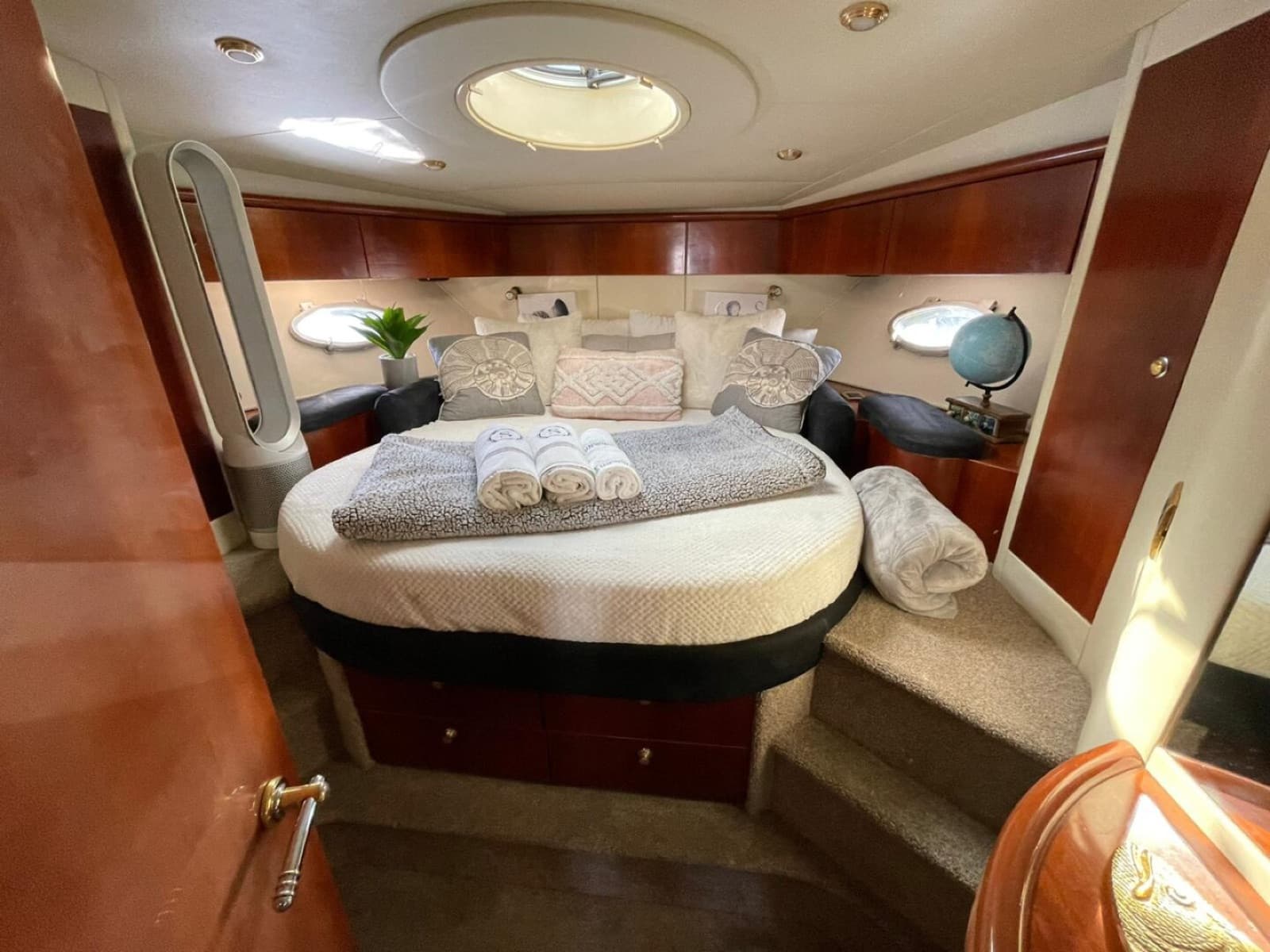 60' Sunseeker, photo 7