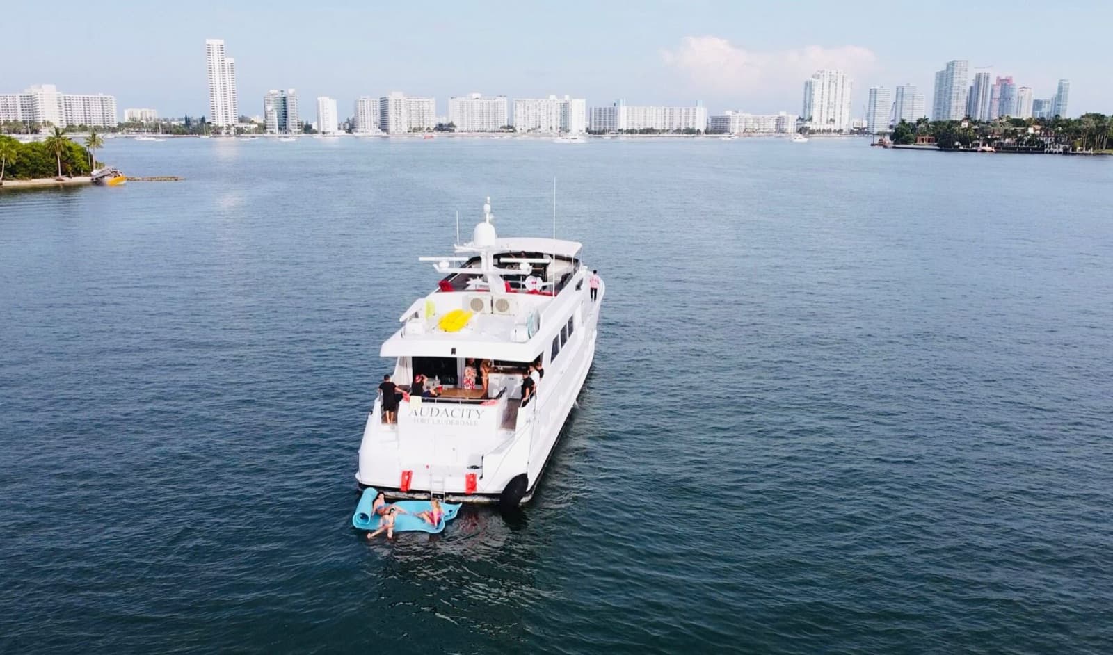 110' Broward, photo 3
