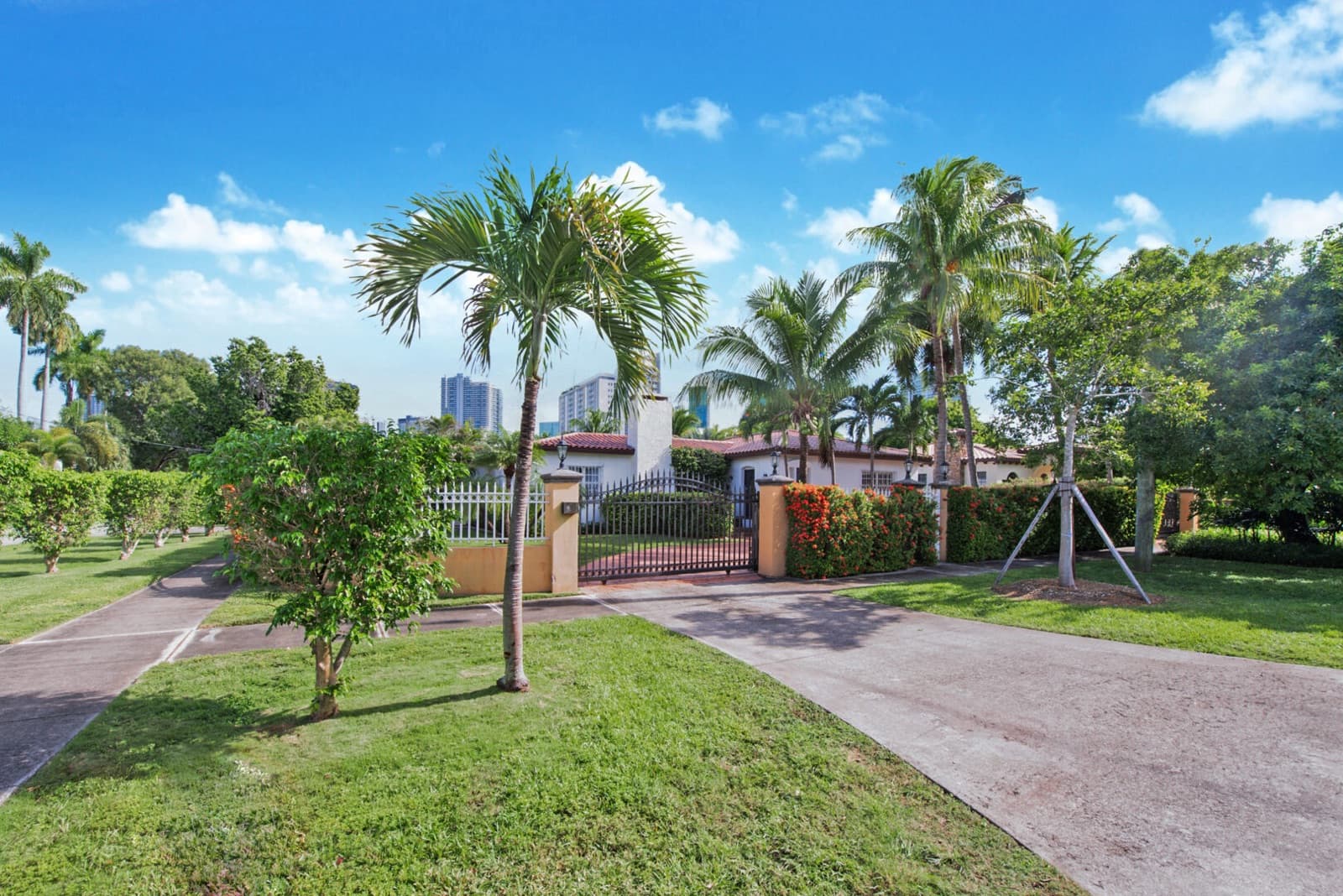 Brickell Rhodes, photo 5