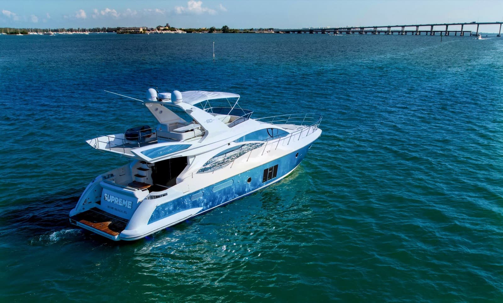 60' Azimut Supreme, photo 6