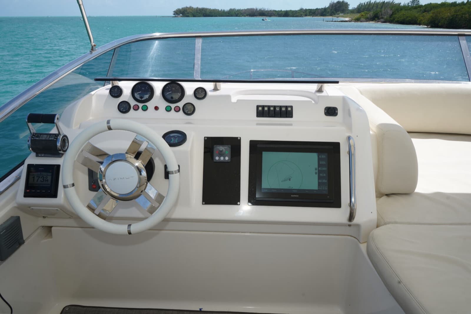 60' Azimut, photo 10