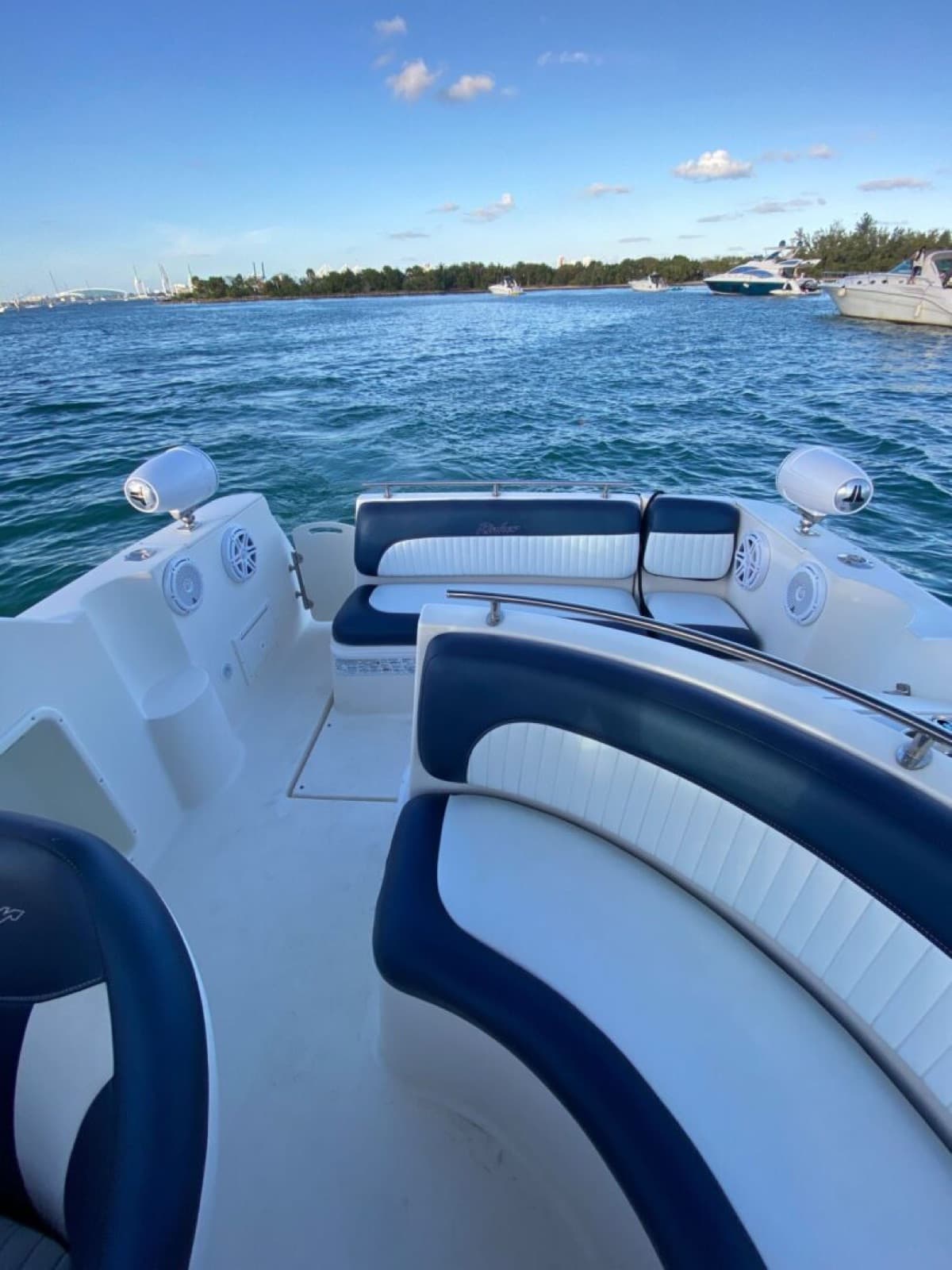 28' Rinker, photo 2