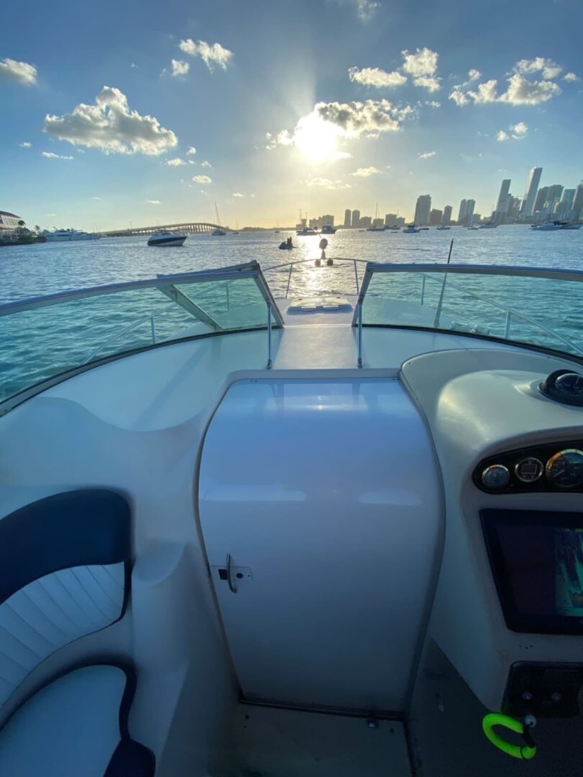 28' Rinker, photo 3