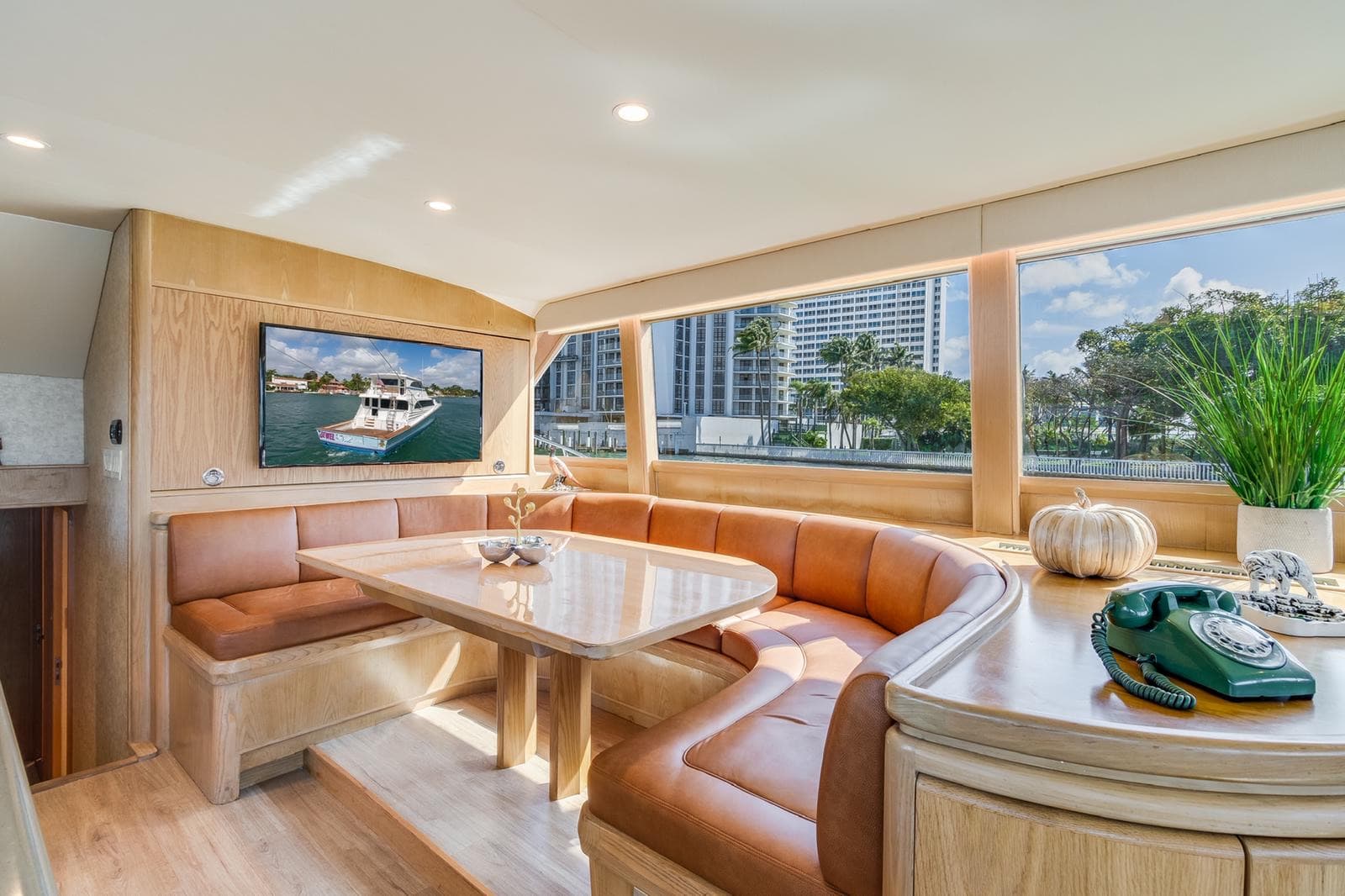 75’ Huckins (The Hamptons), photo 2