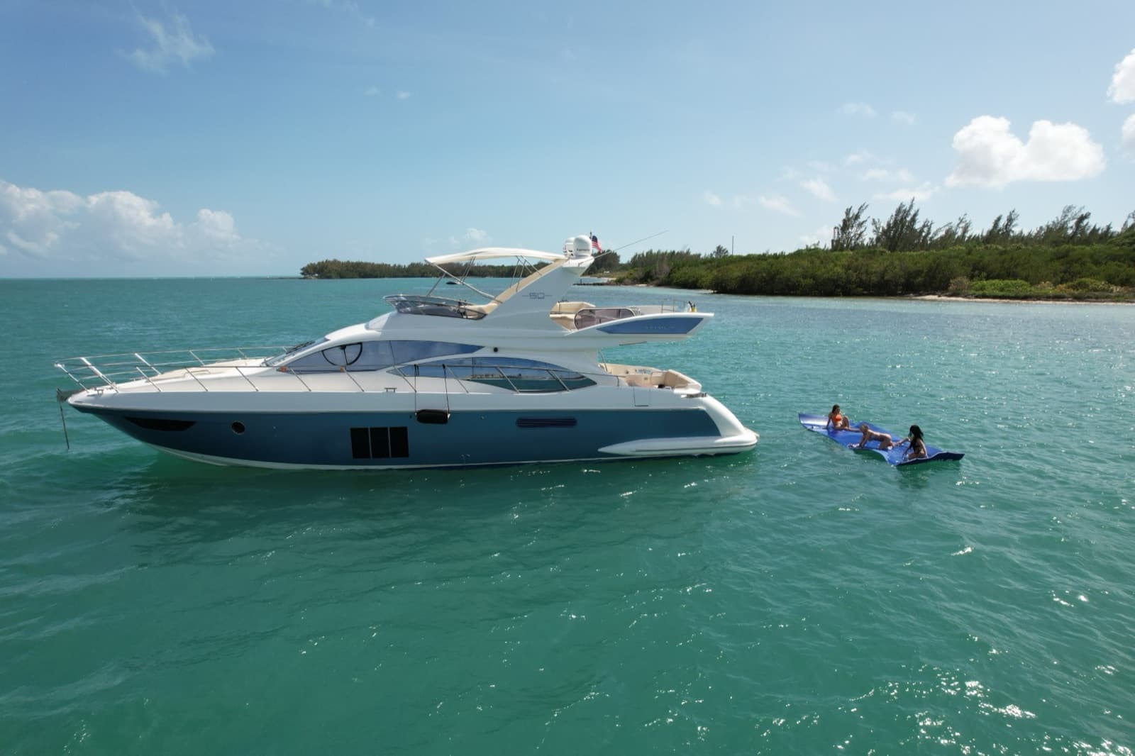60' Azimut Supreme, photo 9
