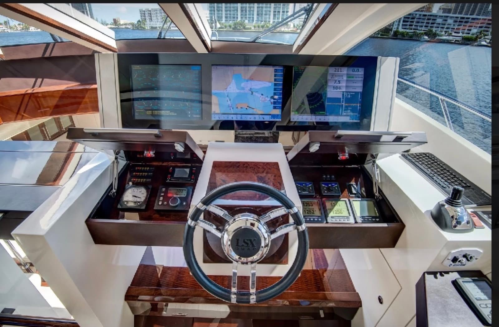 76' Lazzara, photo 9