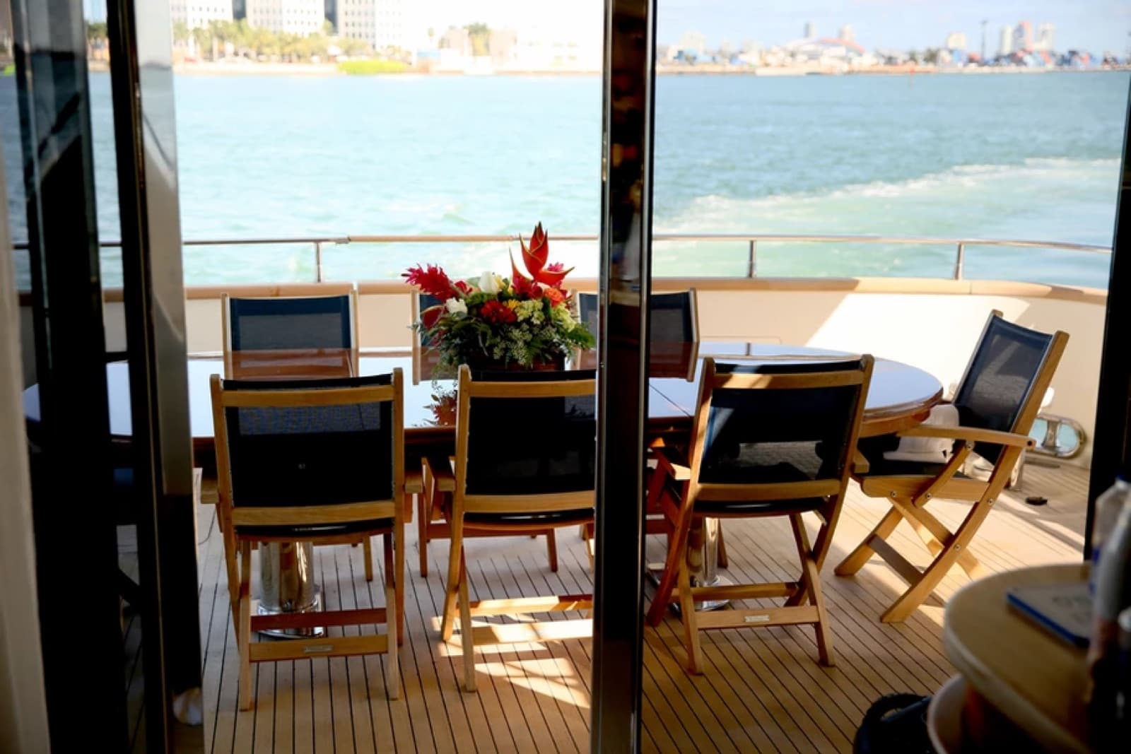 100' Azimut, photo 9