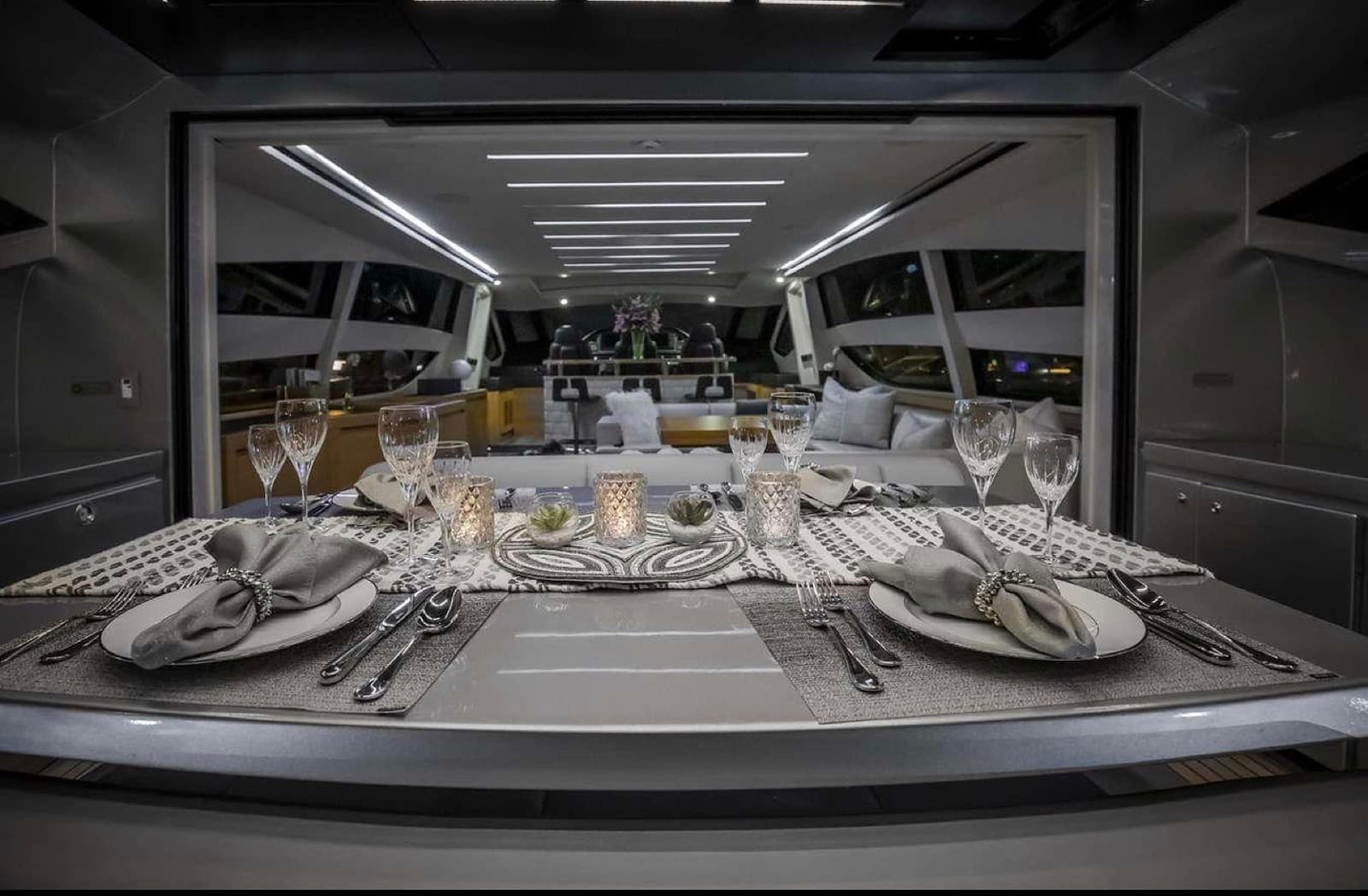 82’ Pershing, photo 5