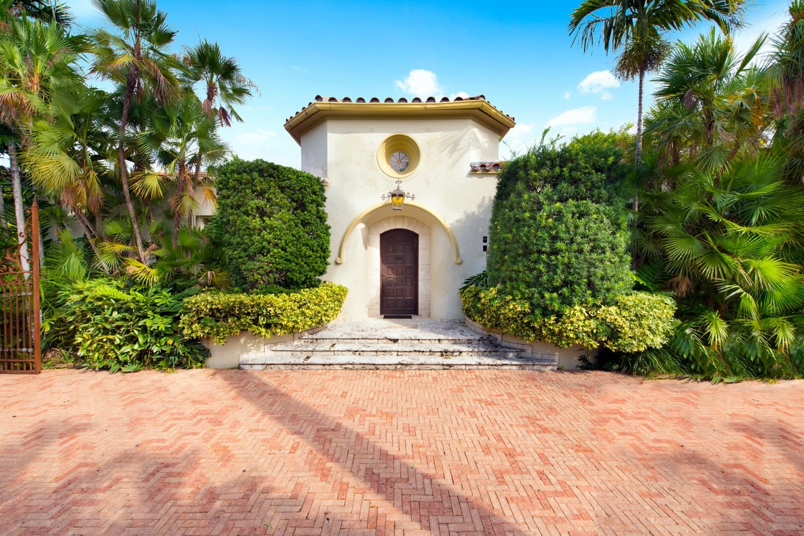 Tennis Mansion, photo 2