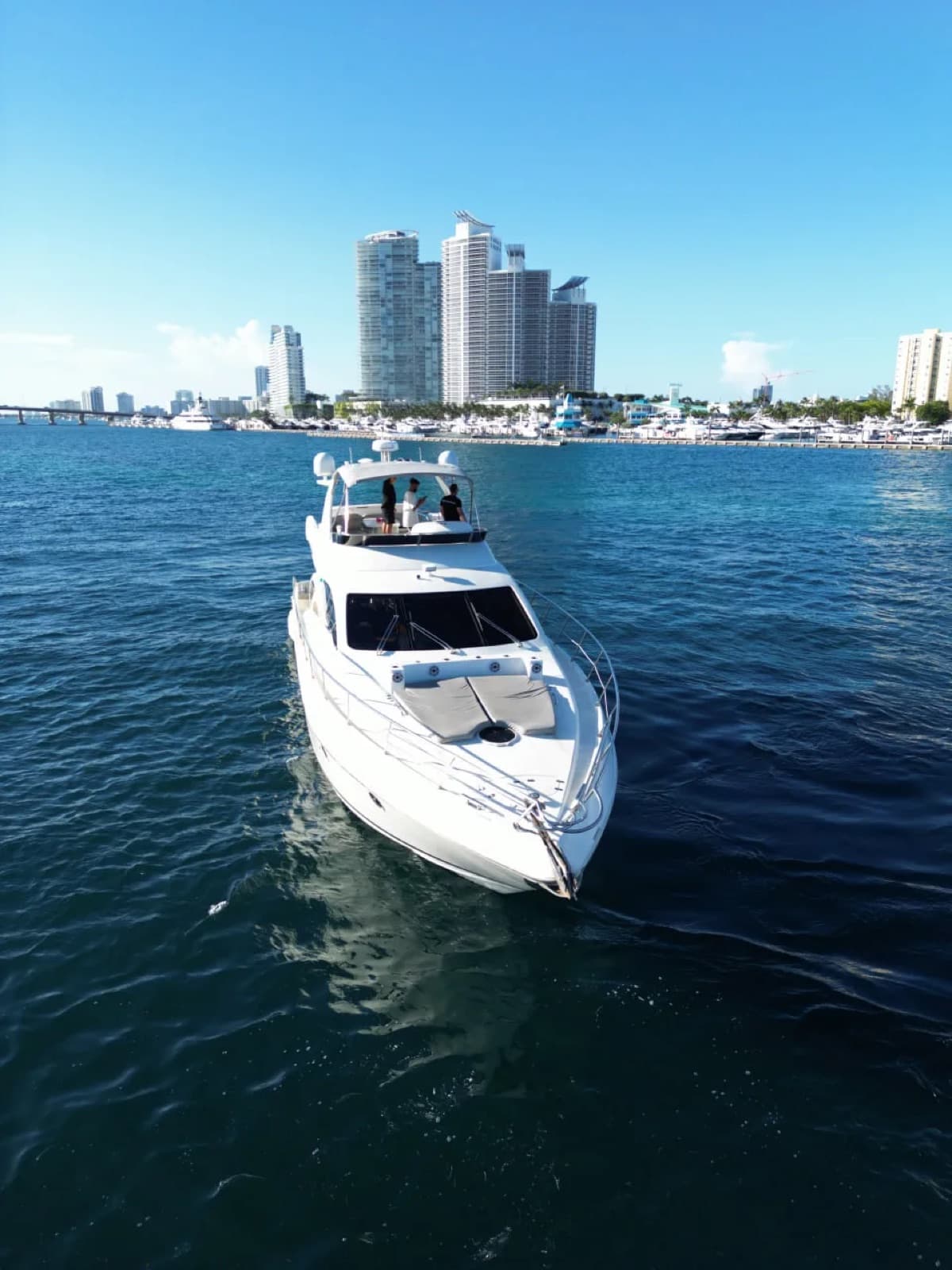 68' Azimut With Jacuzzi, photo 9