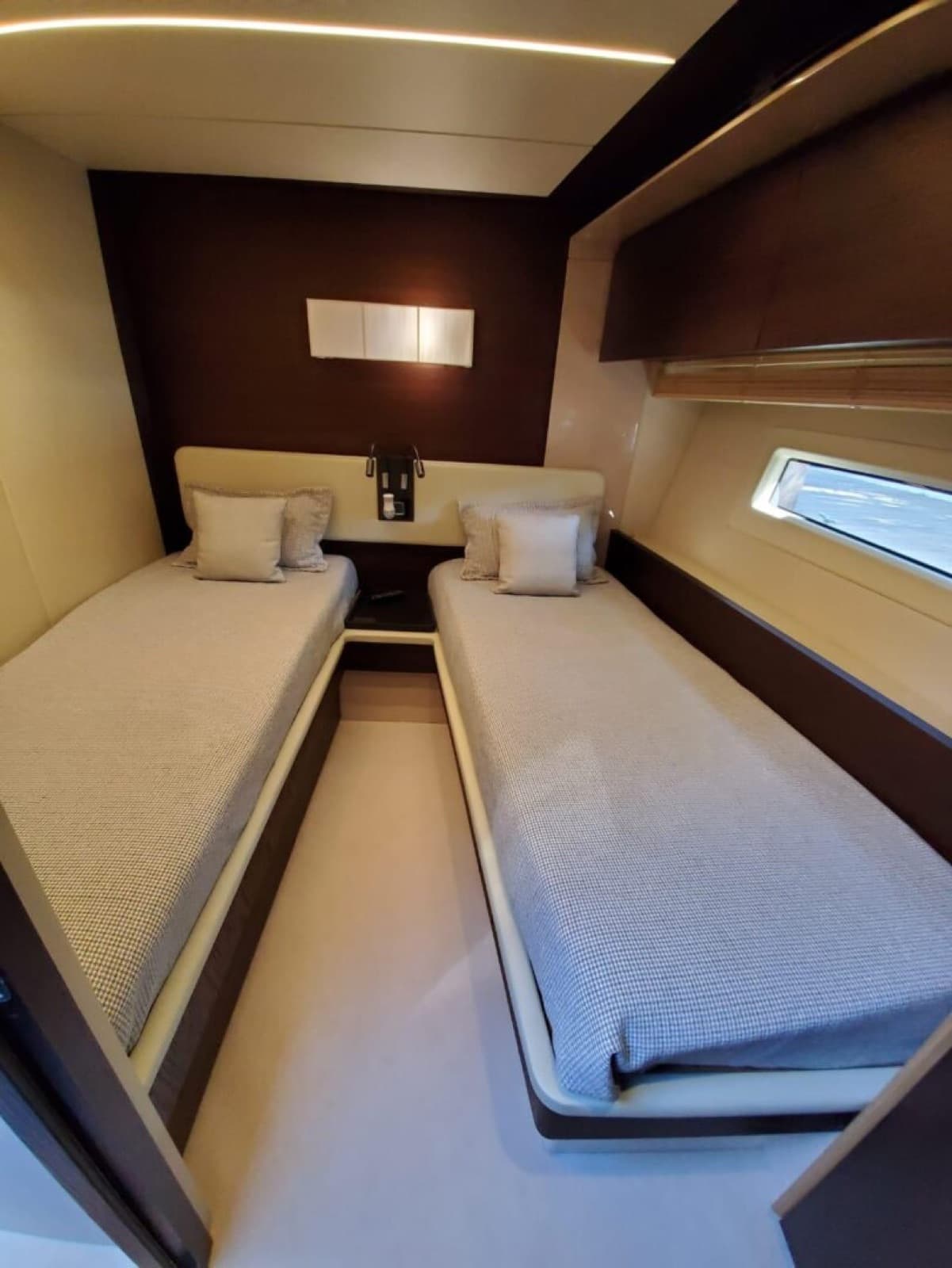 72' Azimut, photo 10