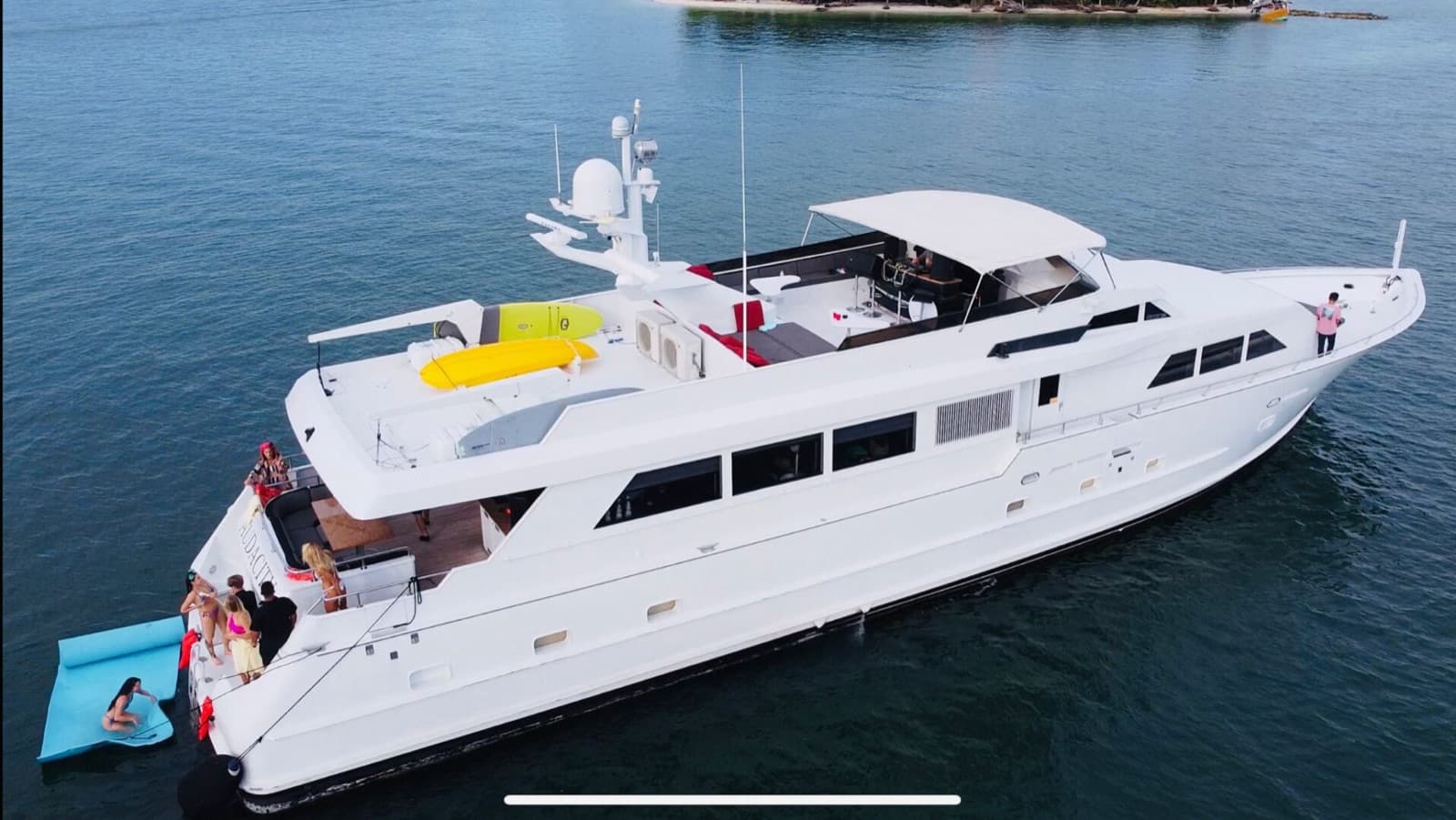110' Broward, photo 2