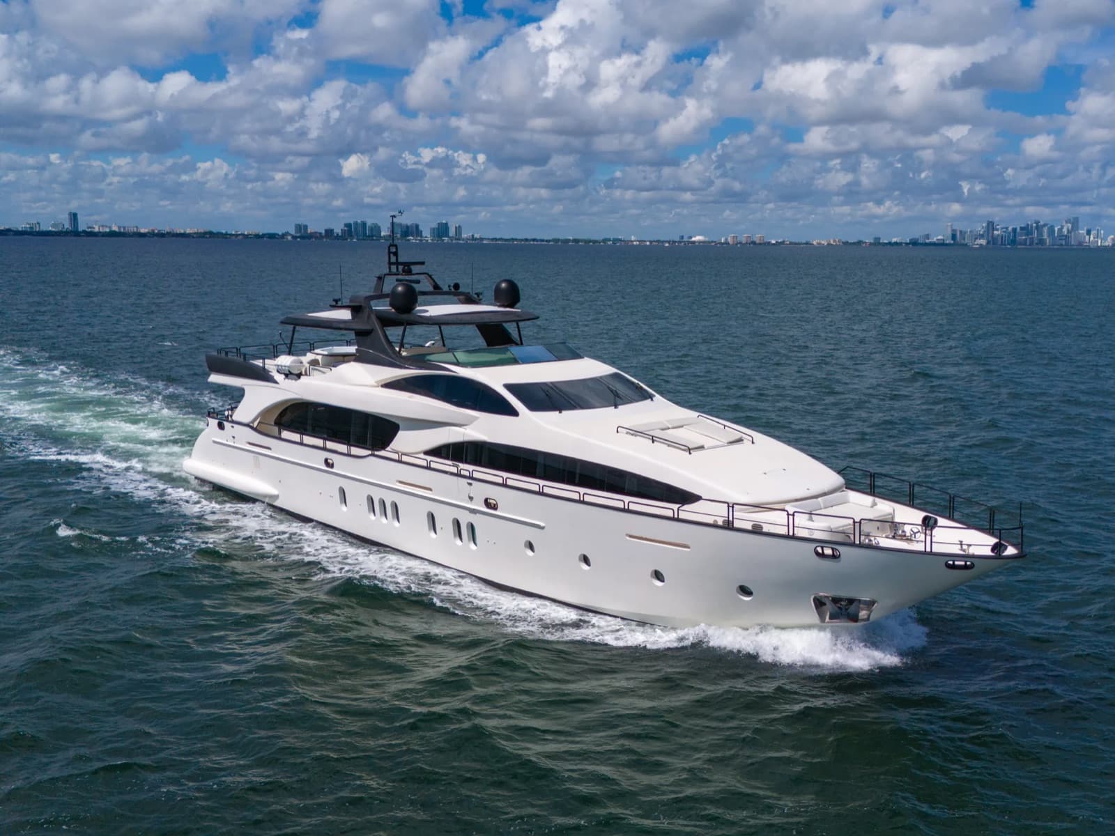 130' Azimut, photo 3