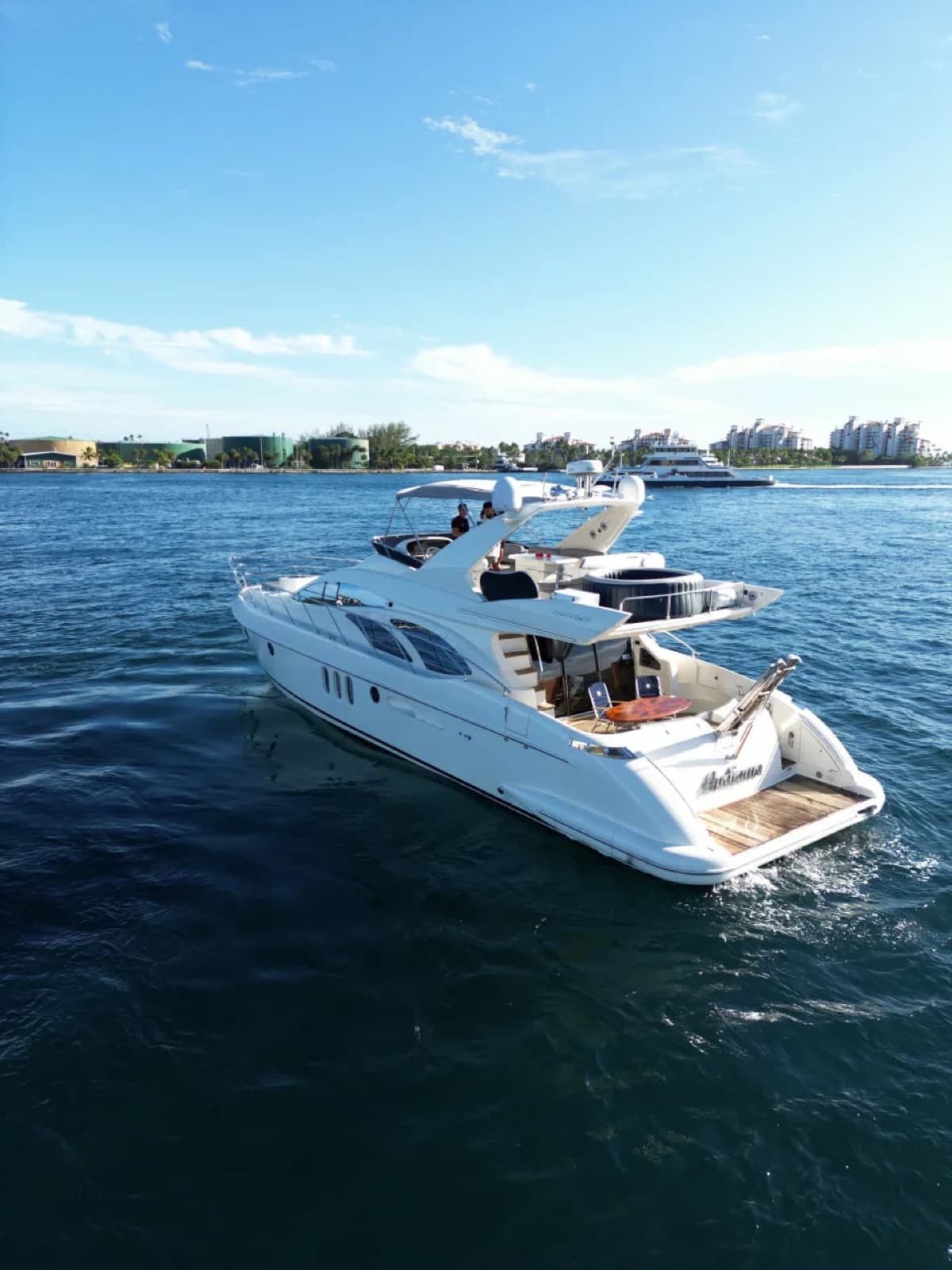 68' Azimut With Jacuzzi, photo 11