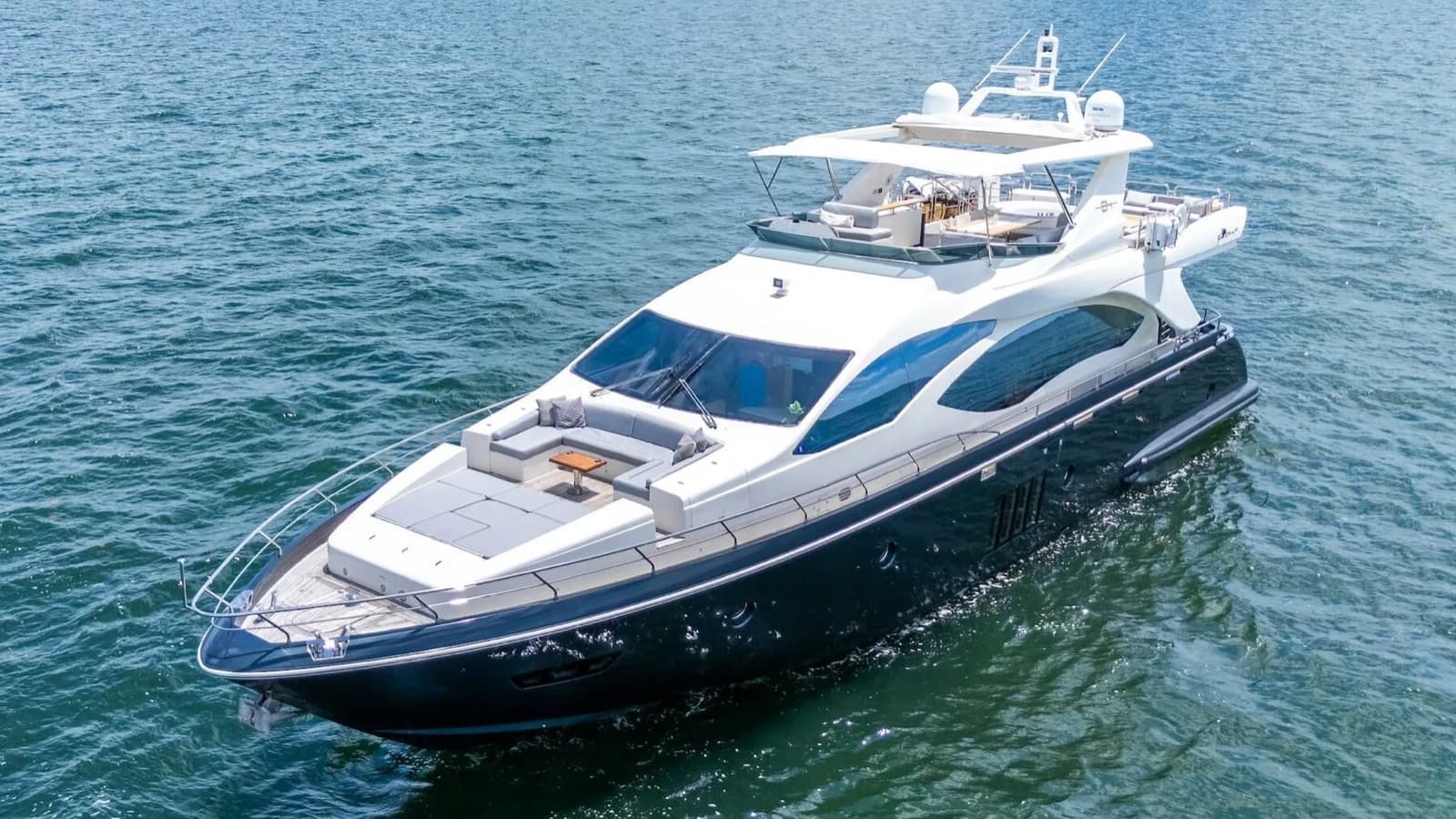 84' Azimut Fly