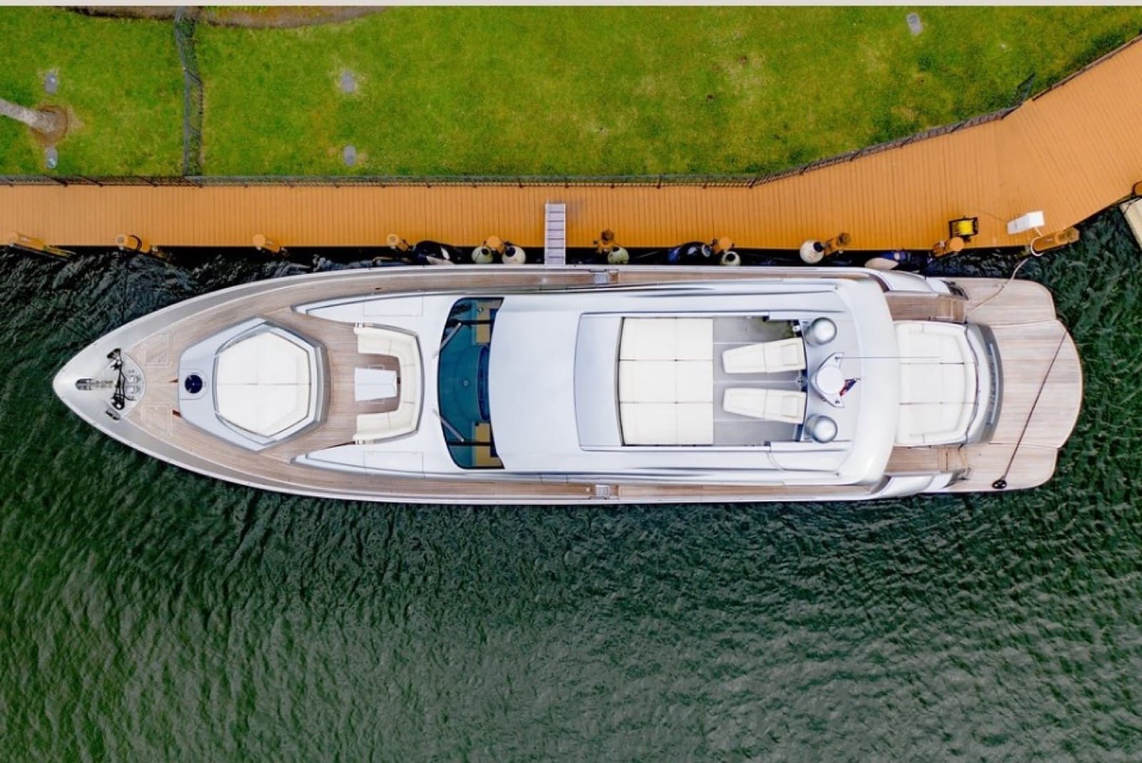 94' Pershing, photo 3