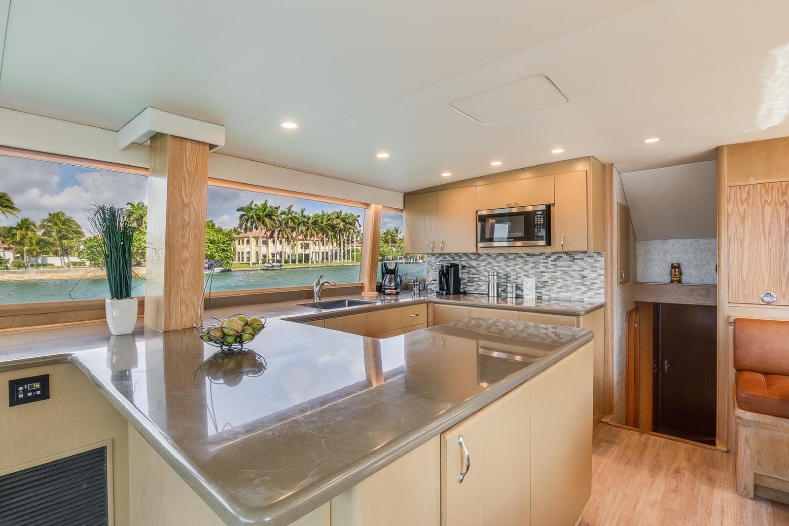 75’ Huckins (The Hamptons), photo 5