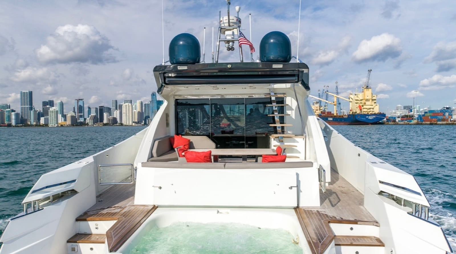 80’ numarine with jacuzzi, photo 5