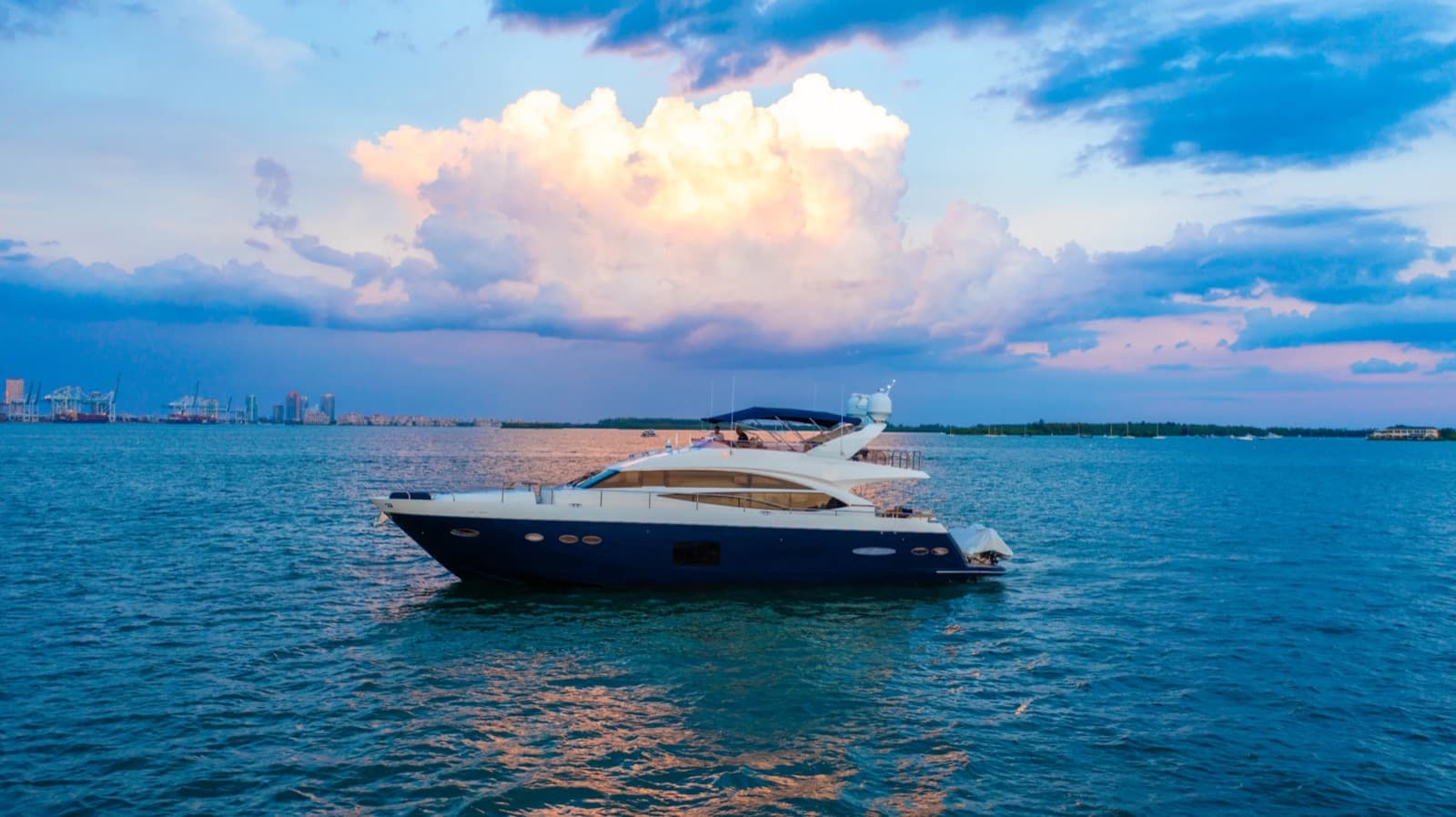 80' Princess, photo 2