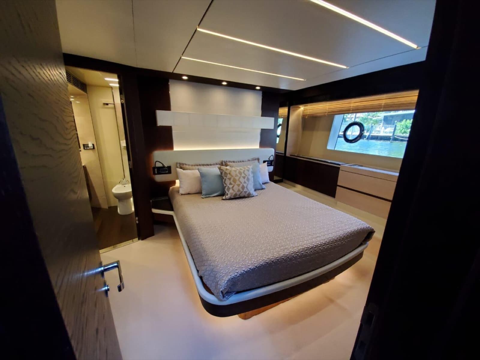 72' Azimut, photo 5