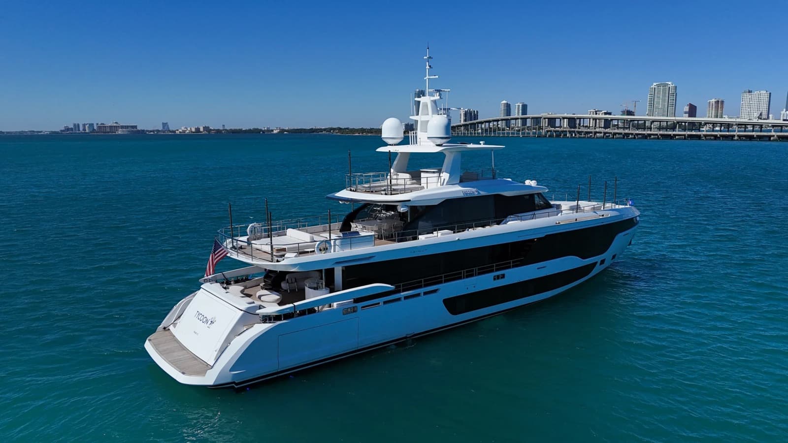 122' Azimut 36 Meter Trideck, photo 10