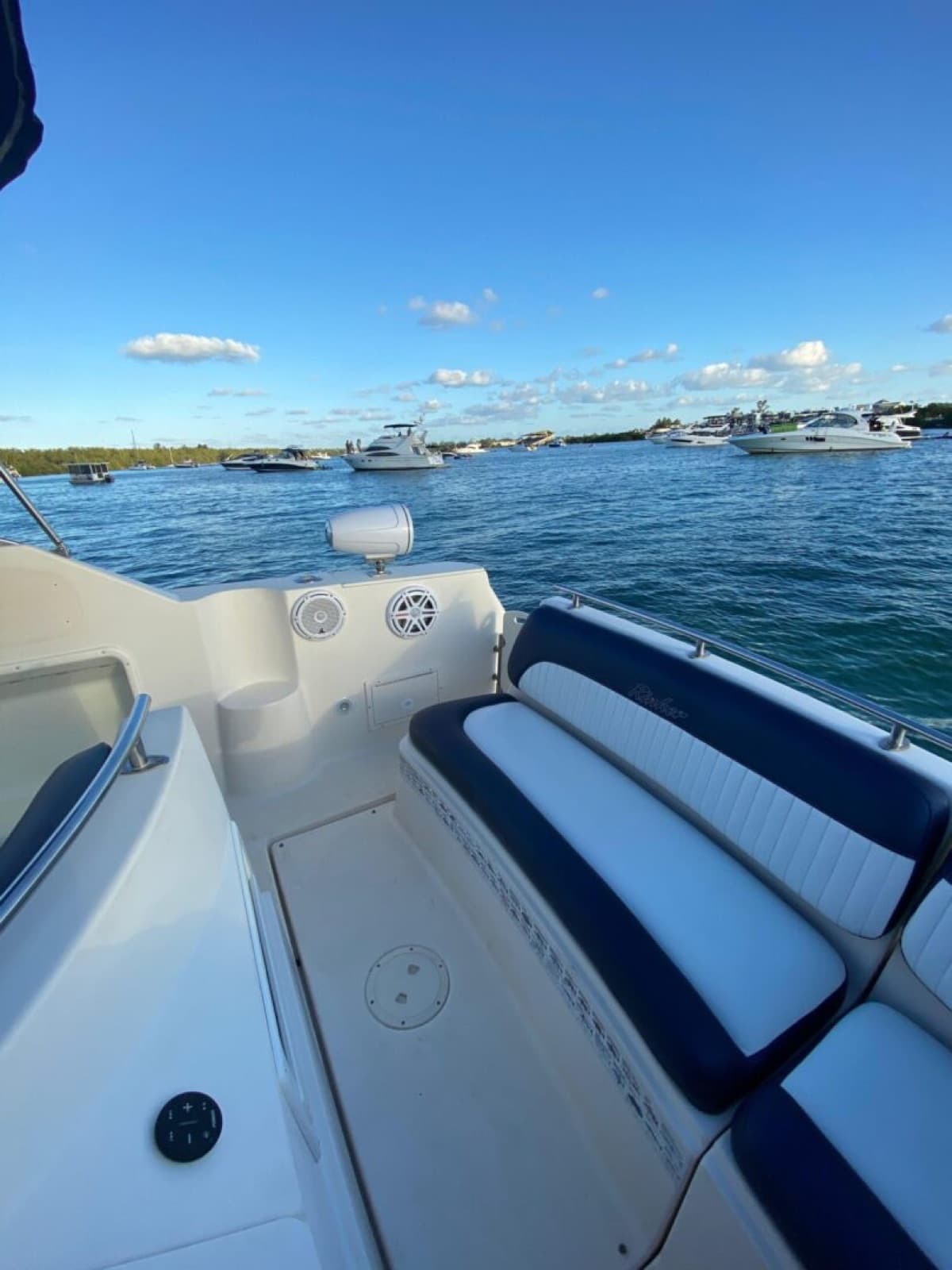 28' Rinker, photo 5