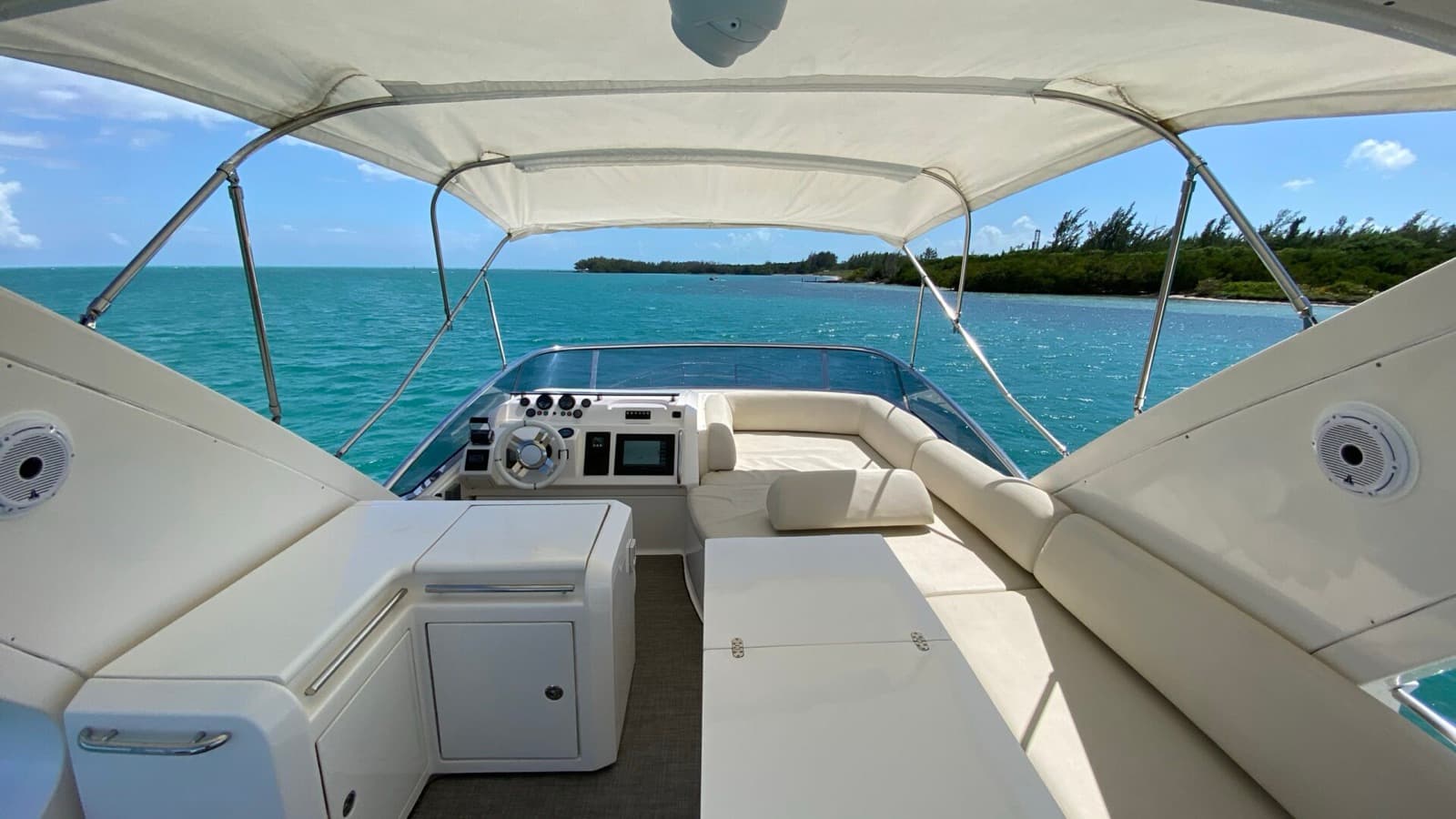 60' Azimut, photo 11