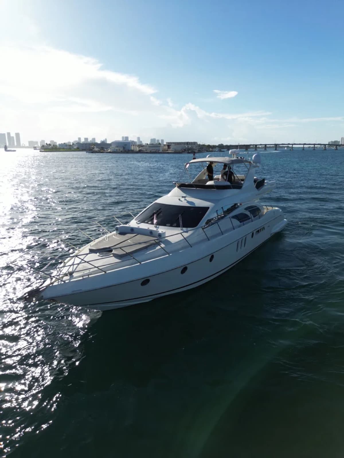 68' Azimut With Jacuzzi, photo 10