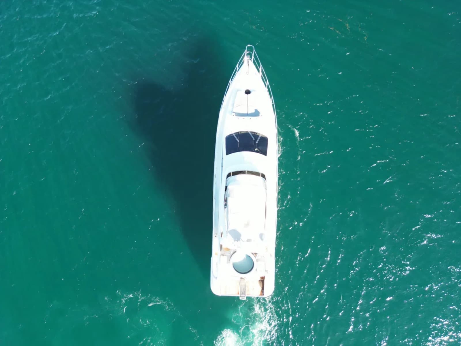 68' Azimut With Jacuzzi, photo 4