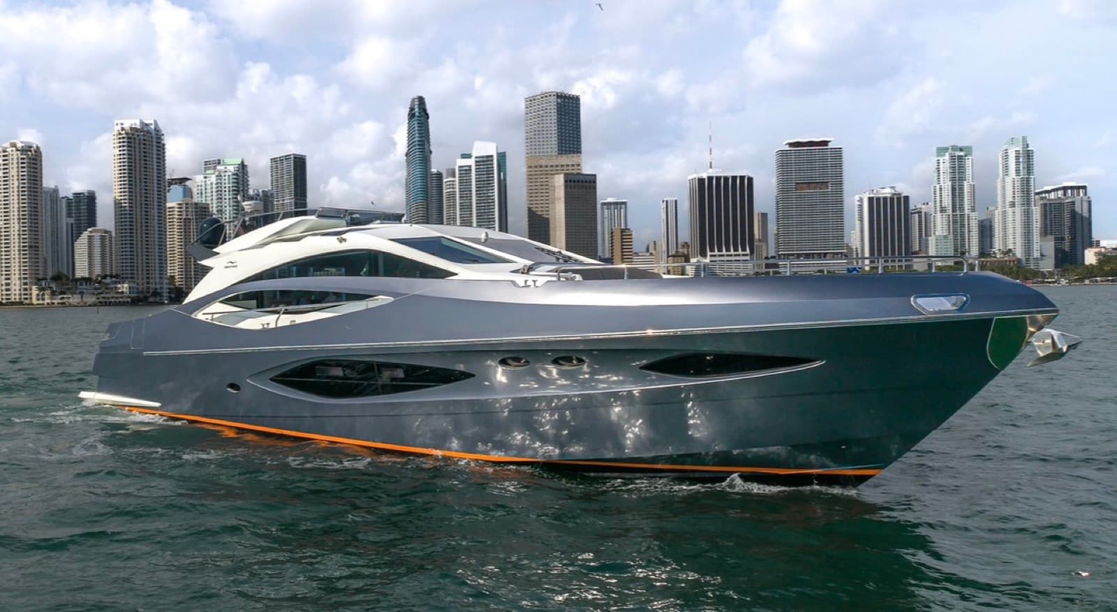 80’ numarine with jacuzzi, photo 3