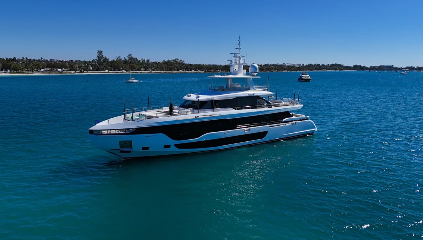 122' Azimut 36 Meter Trideck