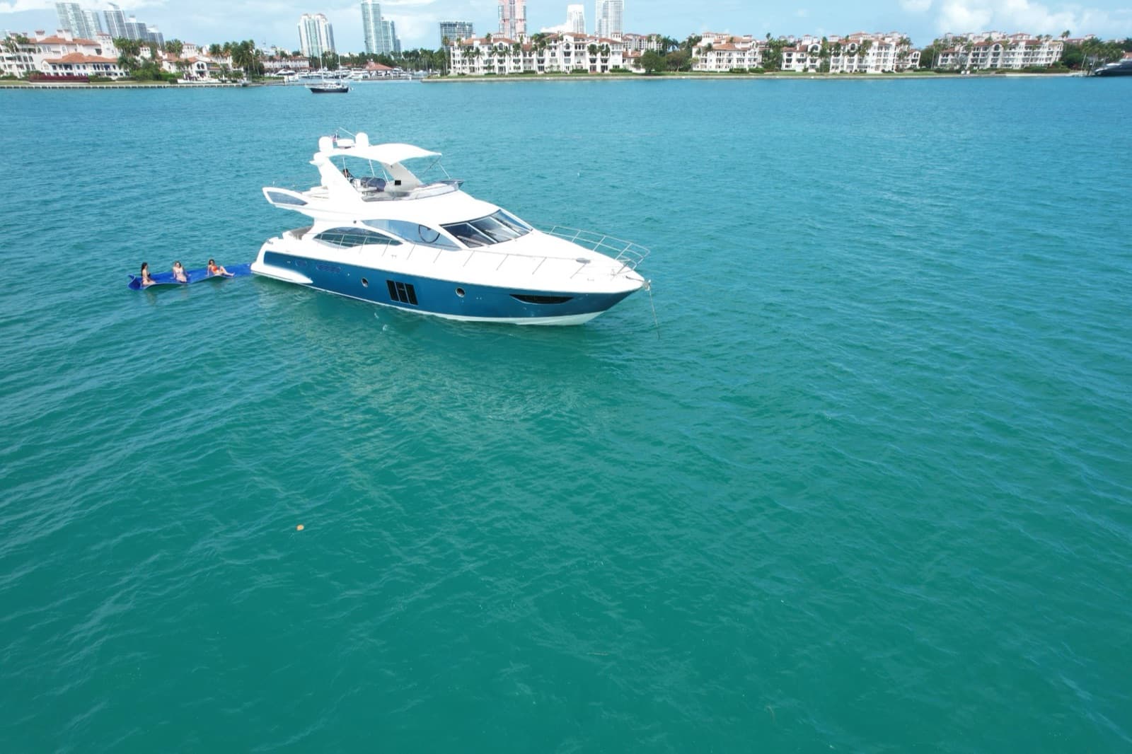 60' Azimut Supreme, photo 8