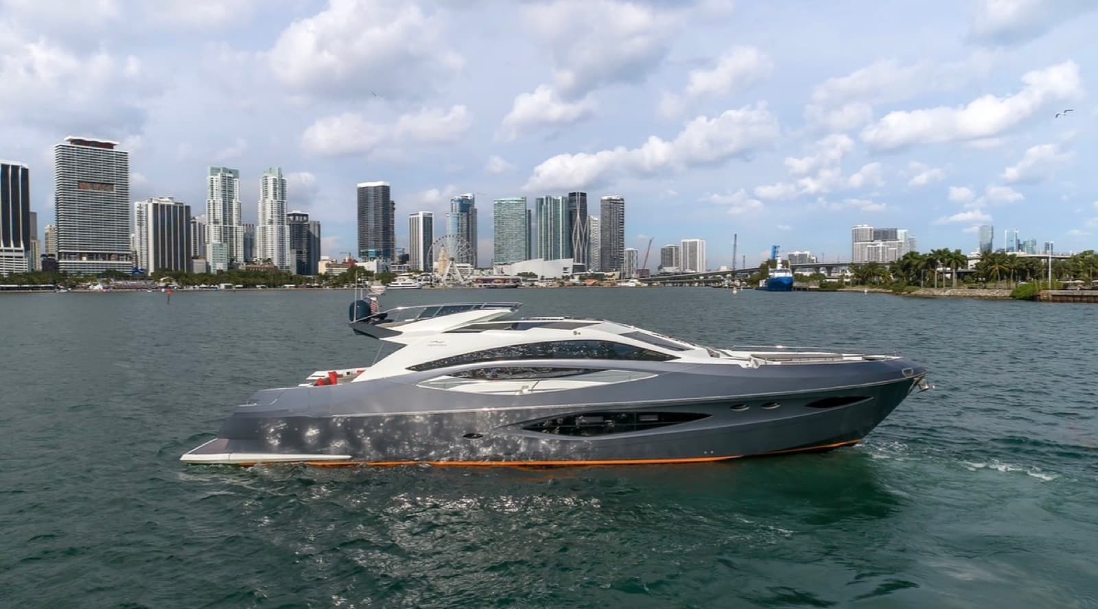80’ numarine with jacuzzi, photo 2