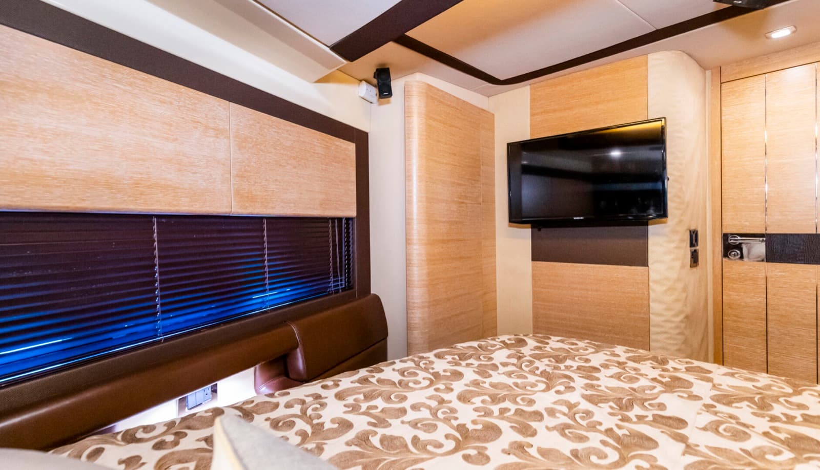 64' Azimut, photo 6