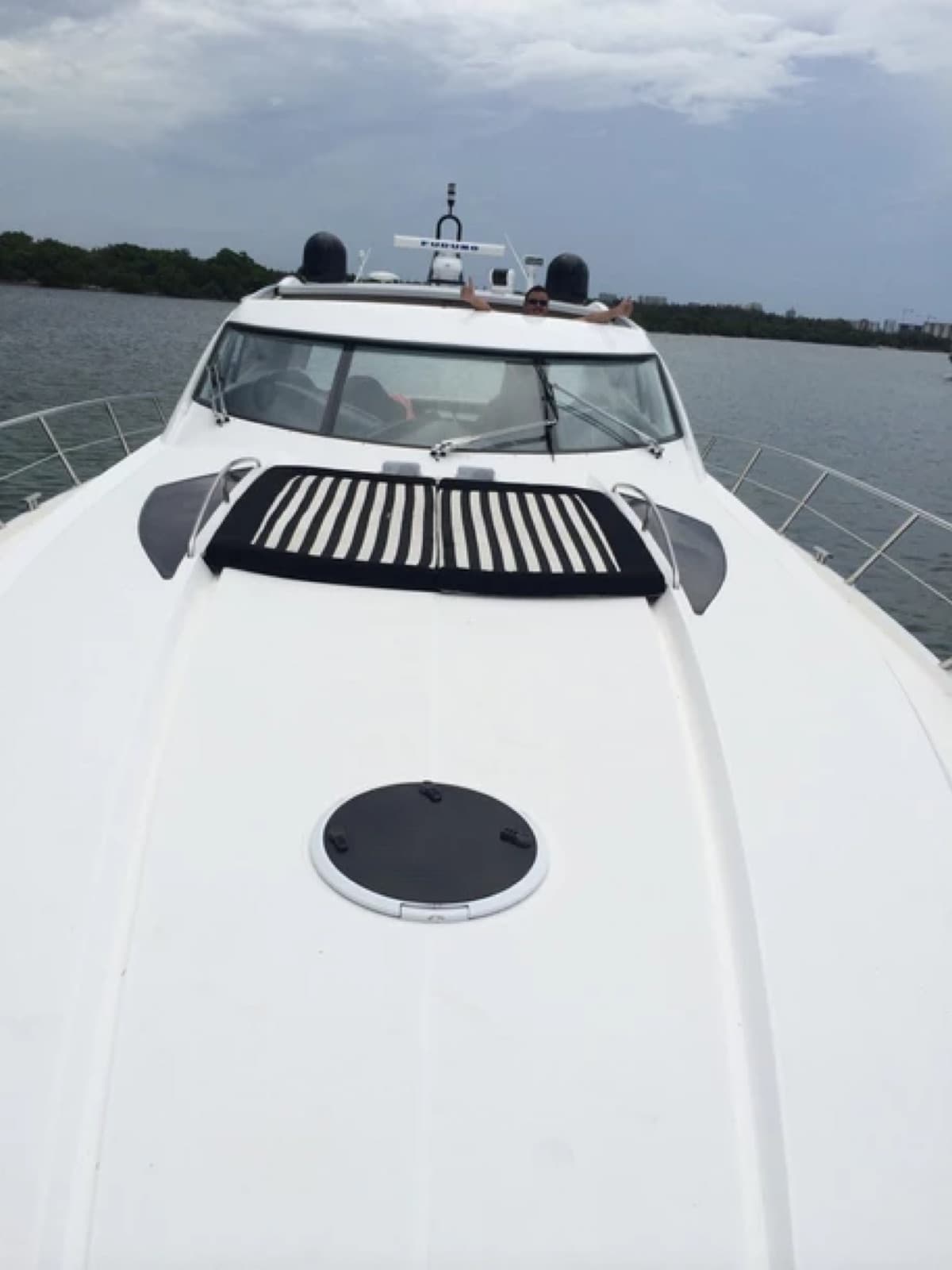 70' Sunseeker predator, photo 3