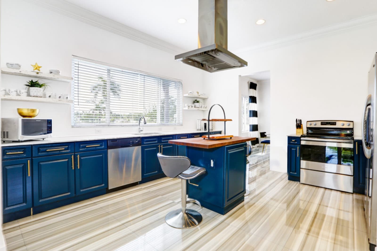 Hollywood Regency, photo 10