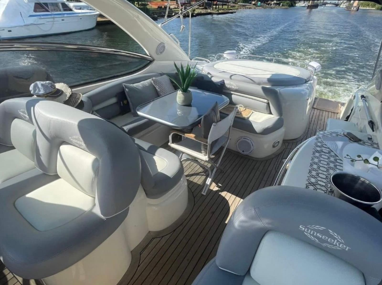 60' Sunseeker, photo 5