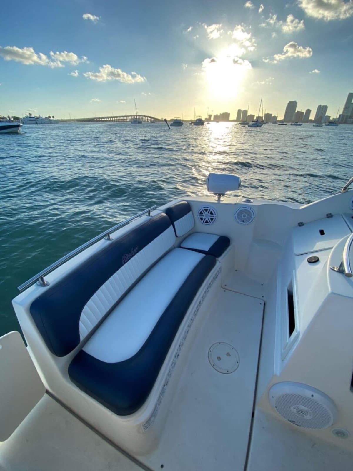 28' Rinker, photo 4