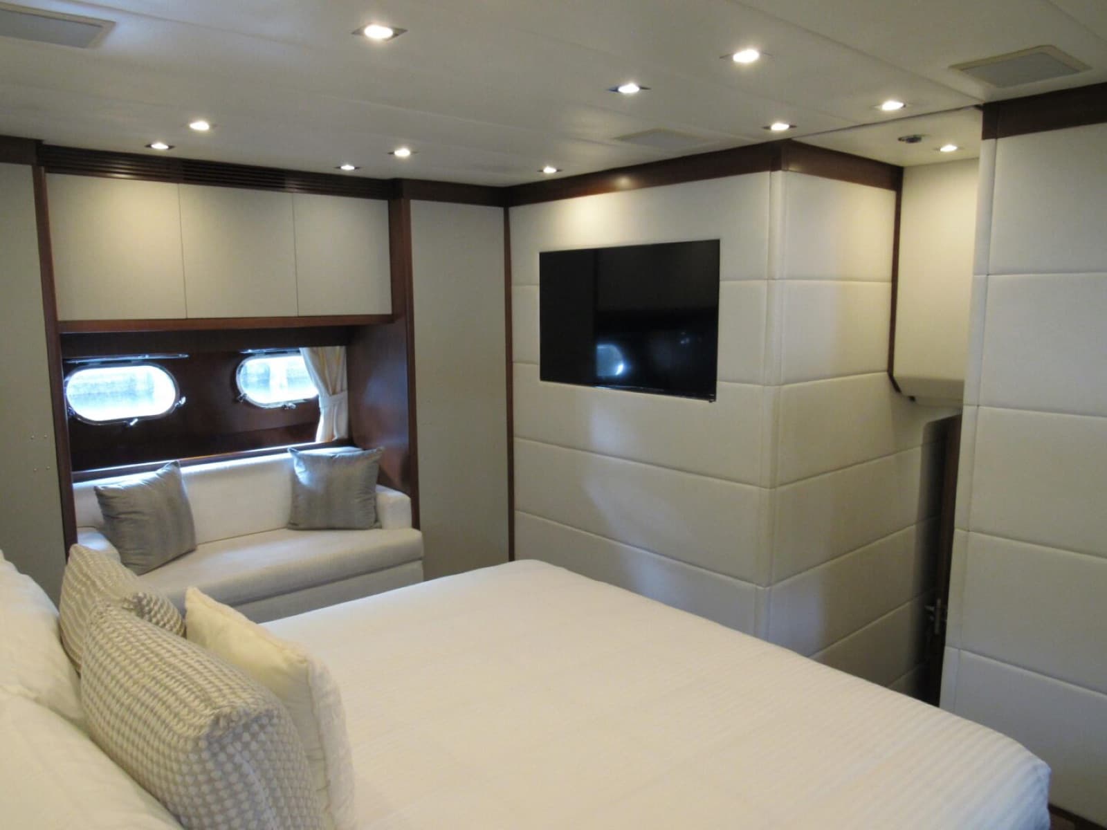 105' Leopard, photo 6