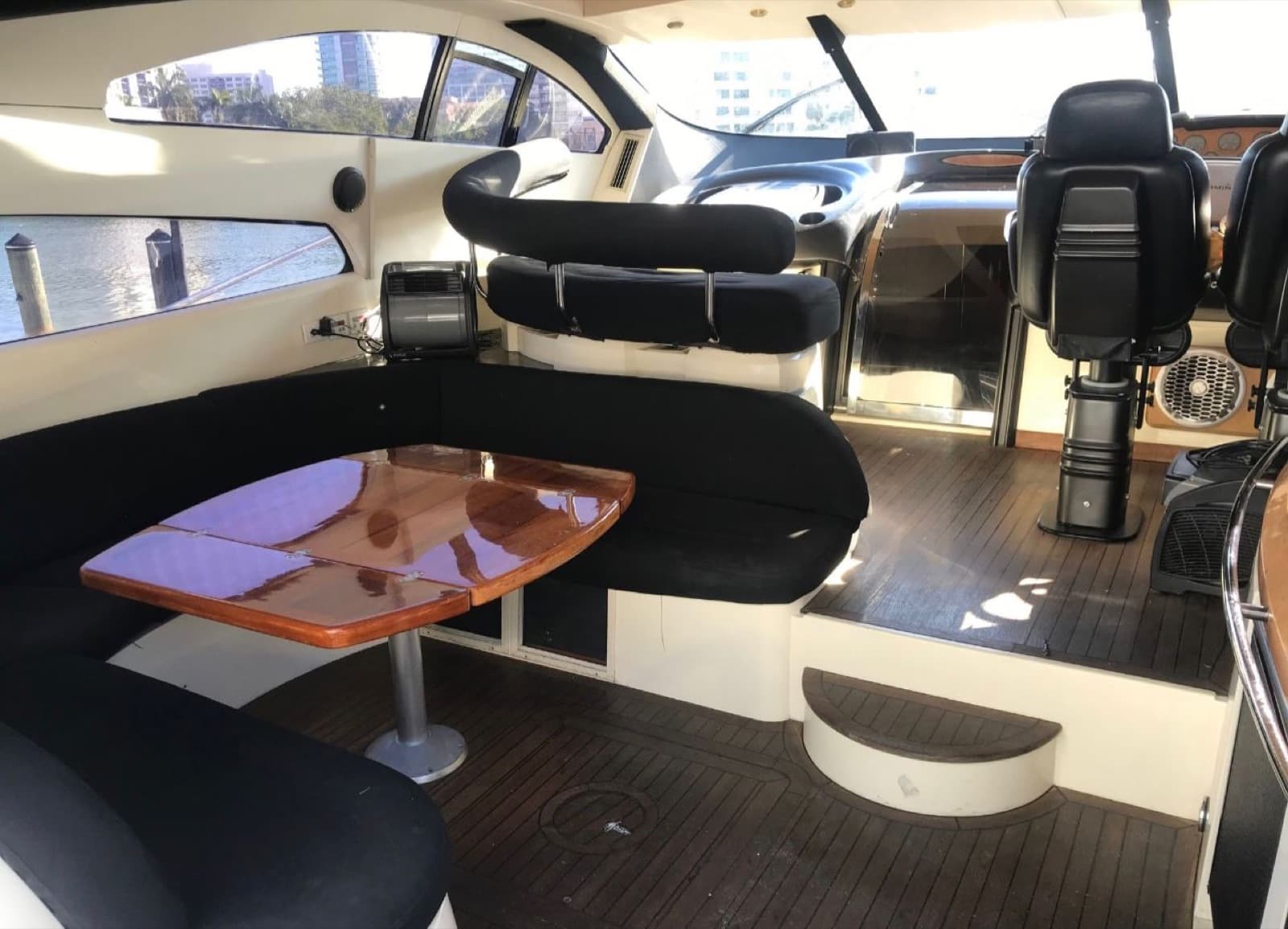 75' Sunseeker Predator, photo 4