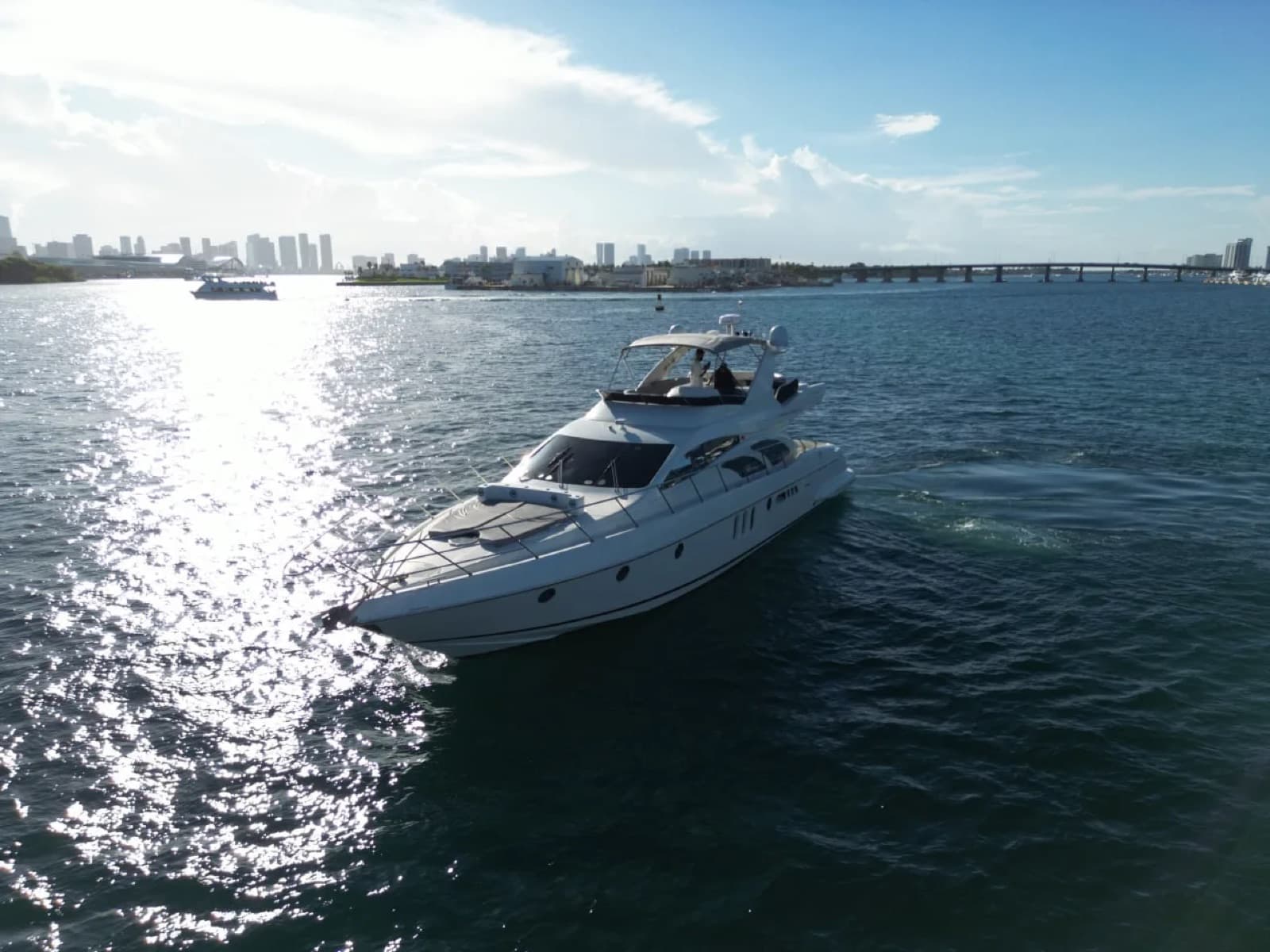 68' Azimut With Jacuzzi, photo 3